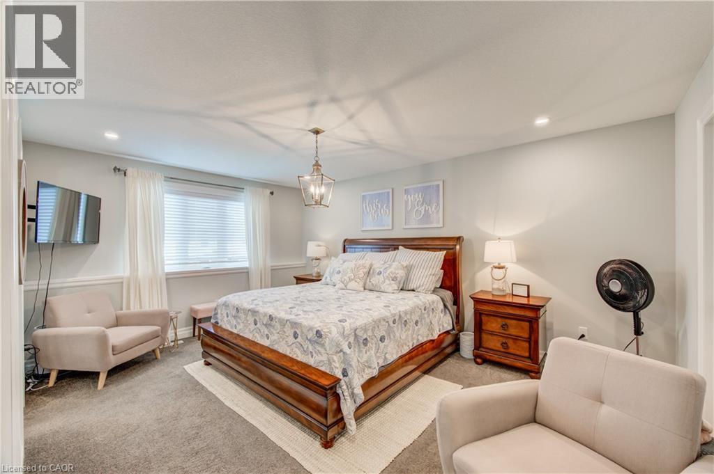 #174 1061 EAGLETRACE Drive - 25