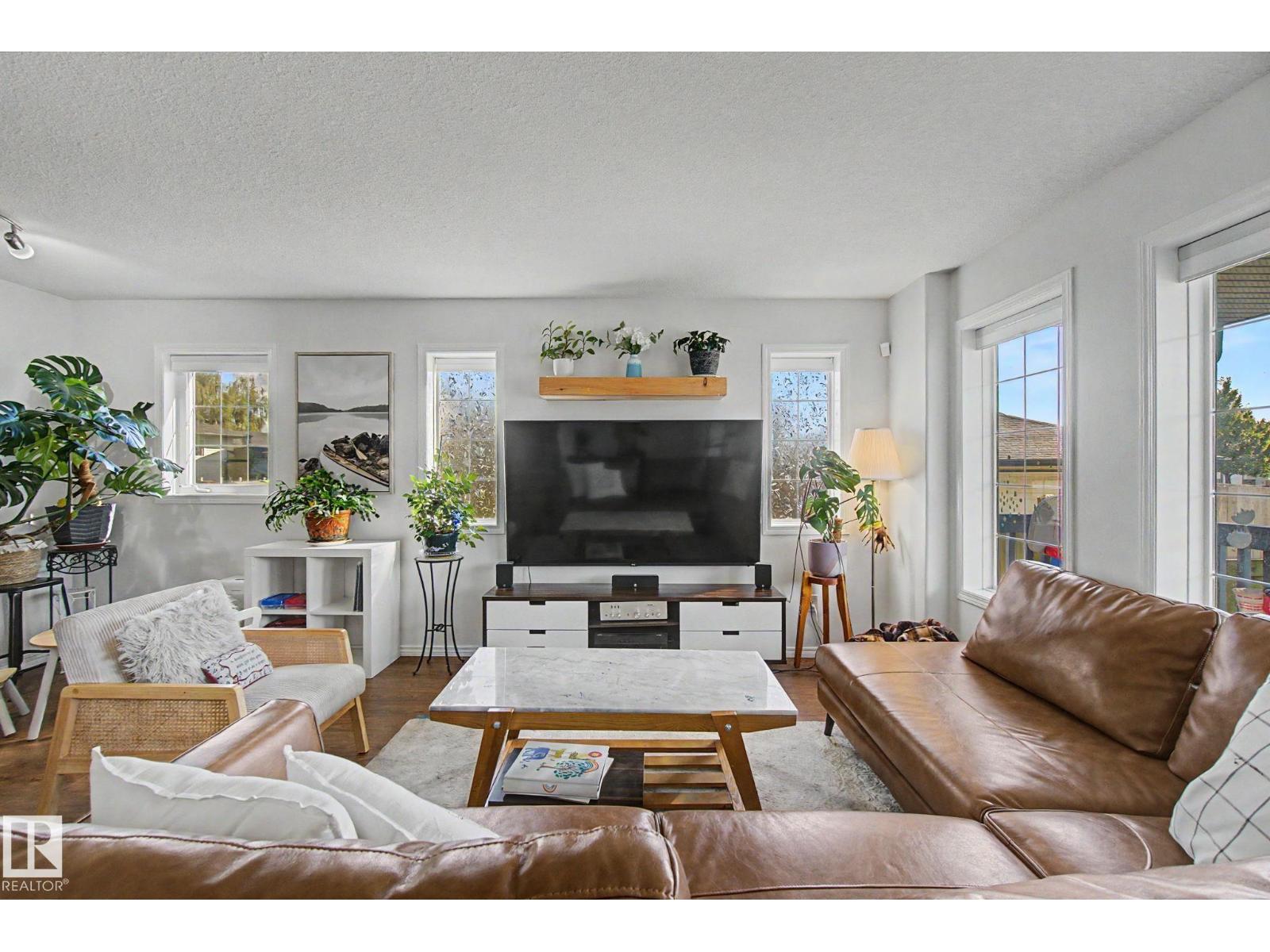15727 141 ST NW - 10