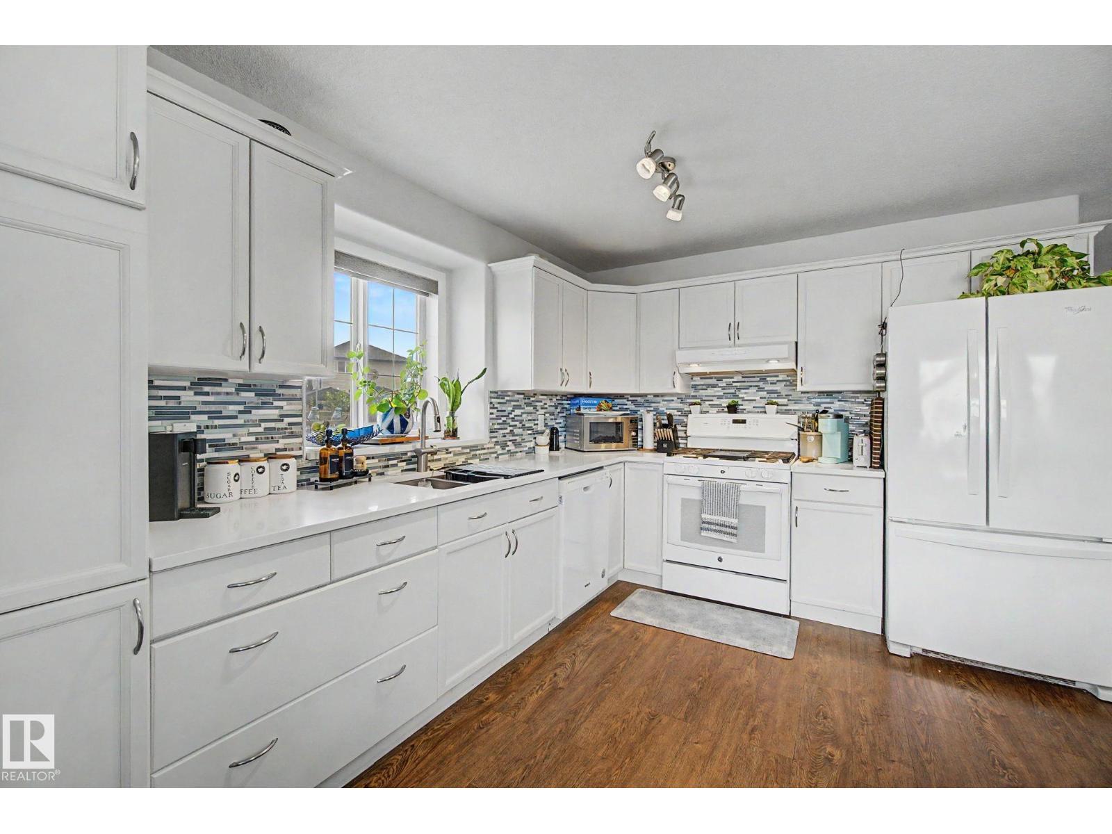 15727 141 ST NW - 19