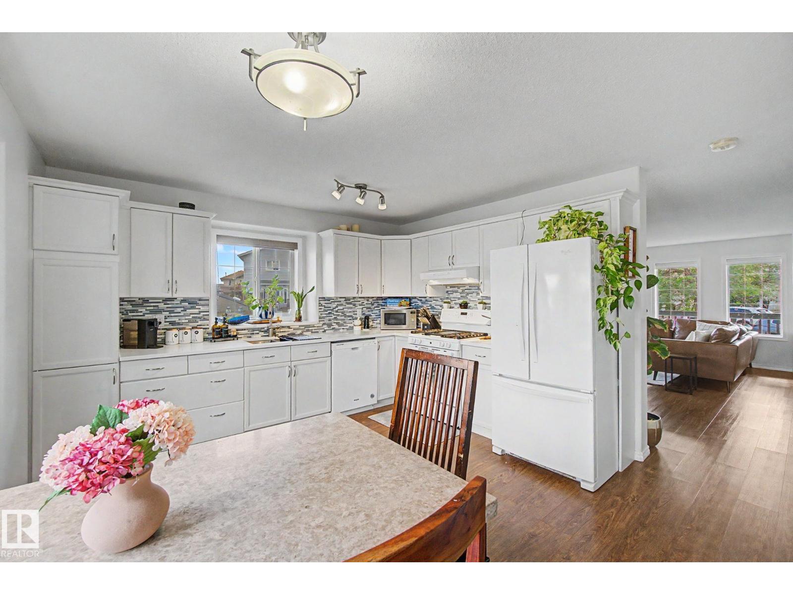 15727 141 ST NW - 22