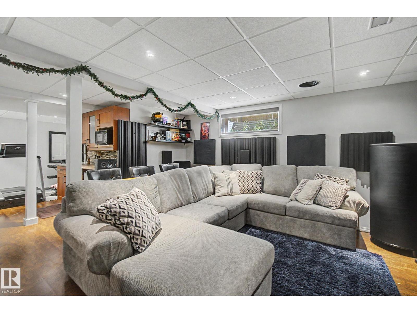 15727 141 ST NW - 41