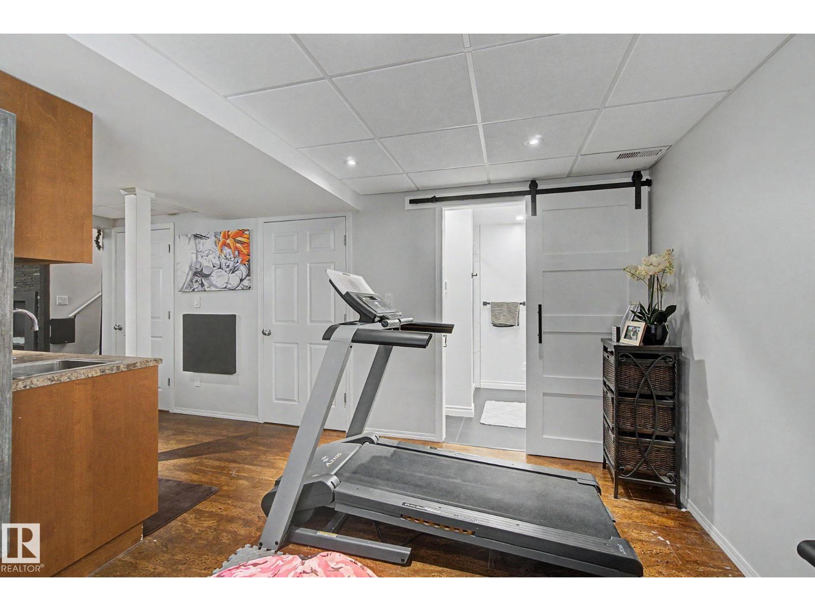 15727 141 ST NW - 48