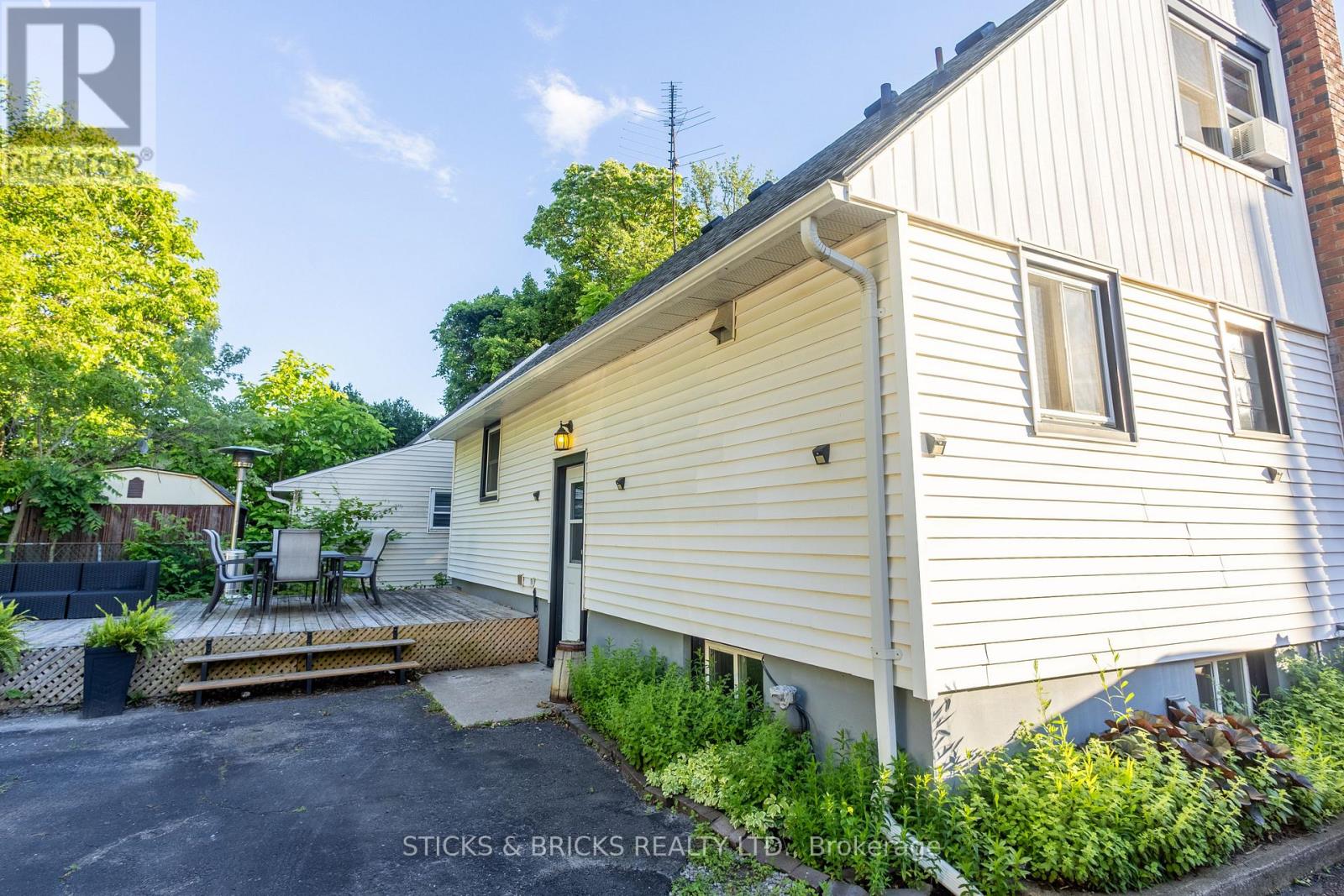 6088 DORCHESTER ROAD - 2