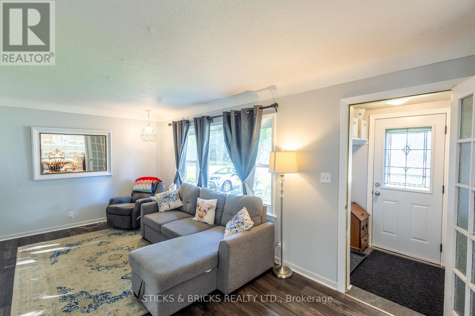 6088 DORCHESTER ROAD - 6