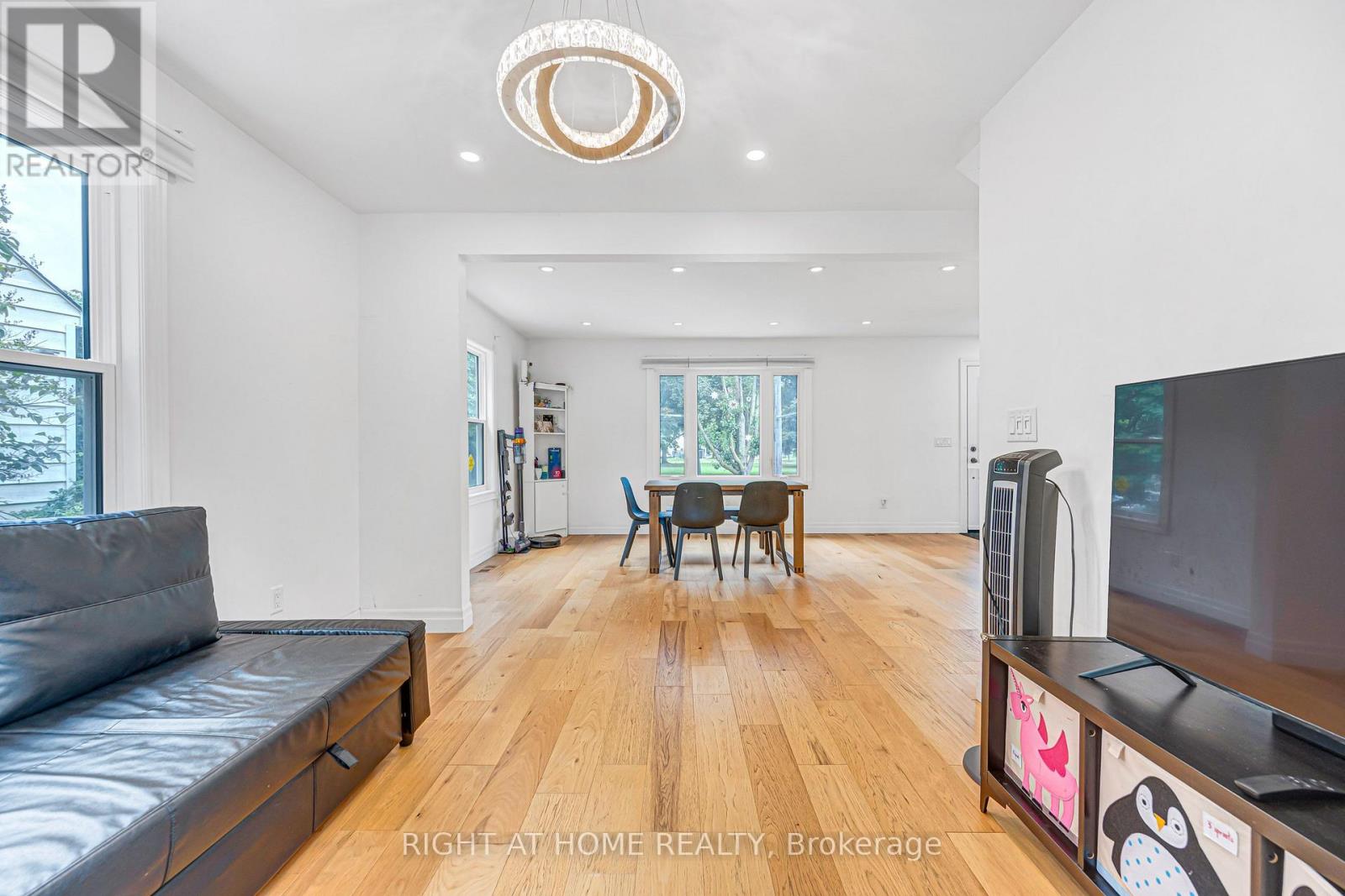 121 HEARST CIRCLE - 10