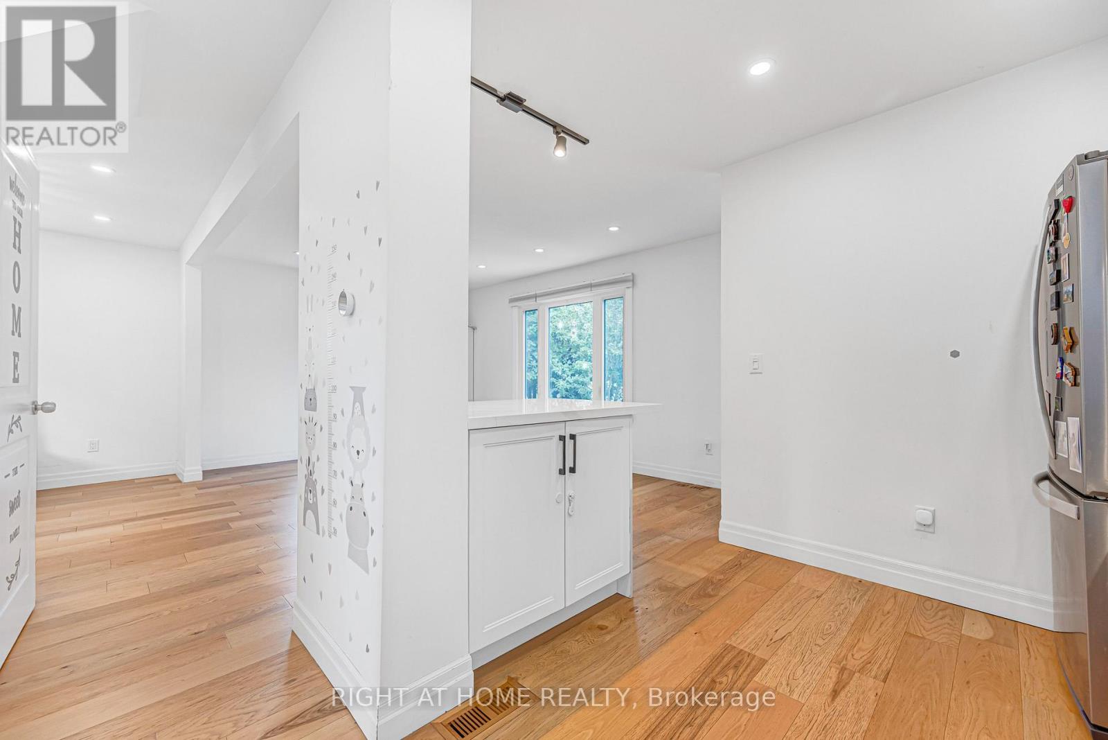 121 HEARST CIRCLE - 19