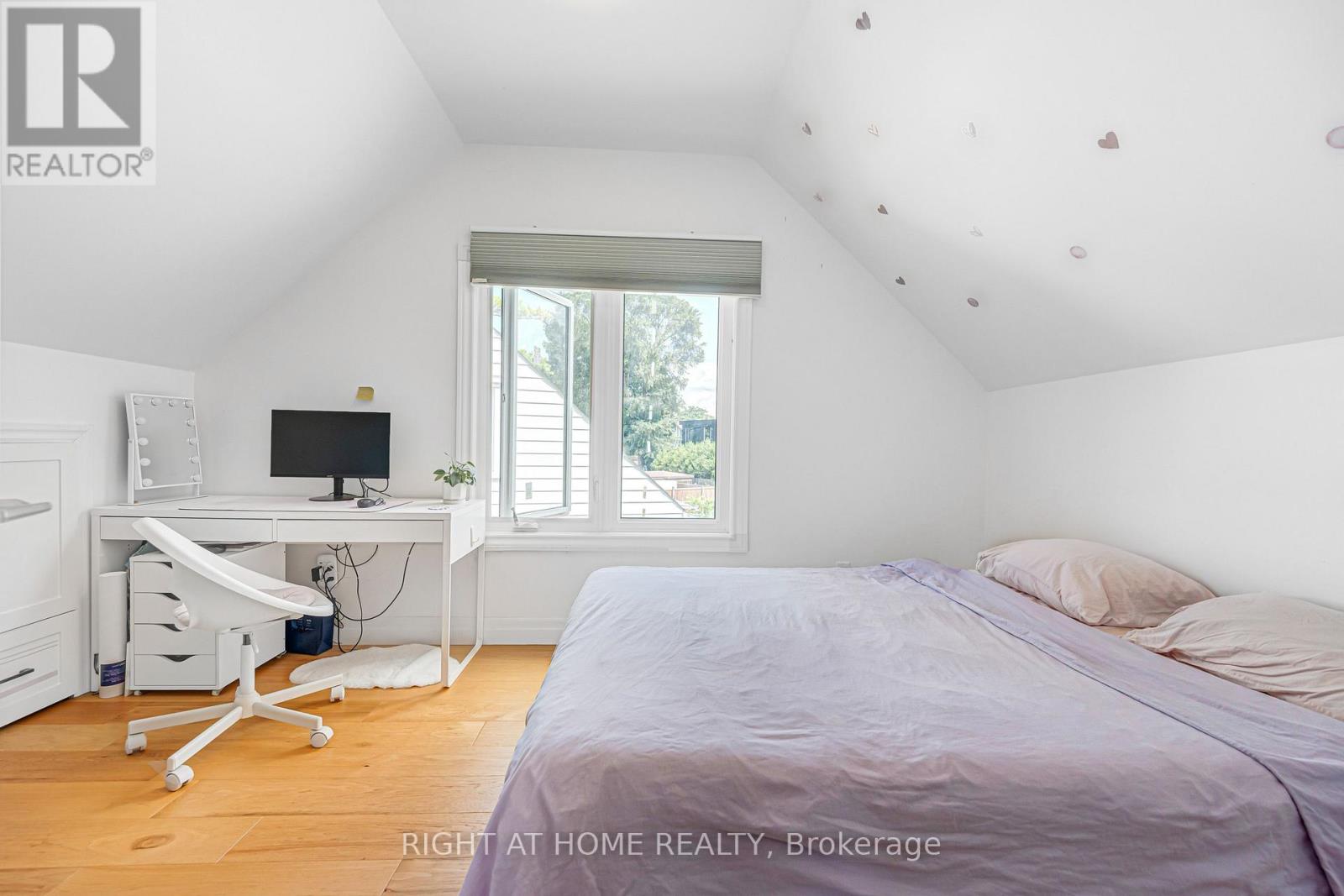 121 HEARST CIRCLE - 26