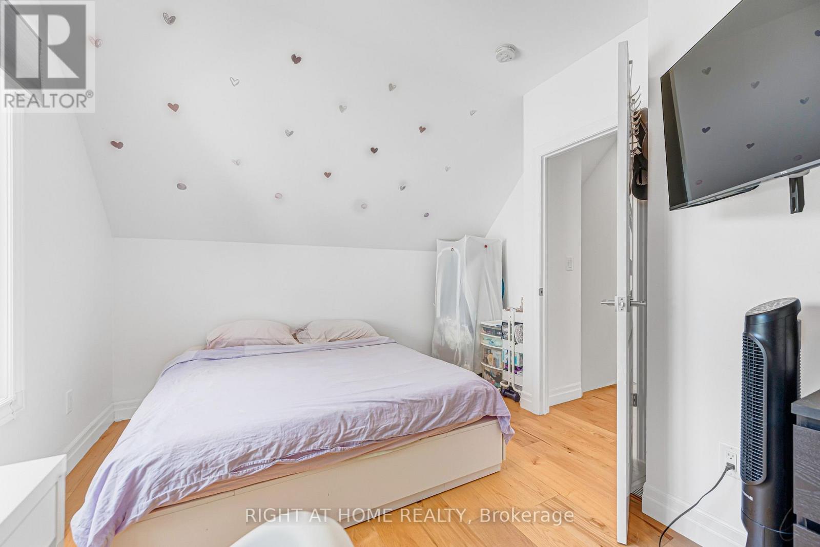 121 HEARST CIRCLE - Image 28