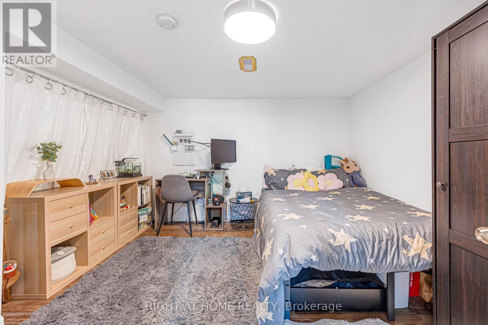 121 HEARST CIRCLE - Image 31