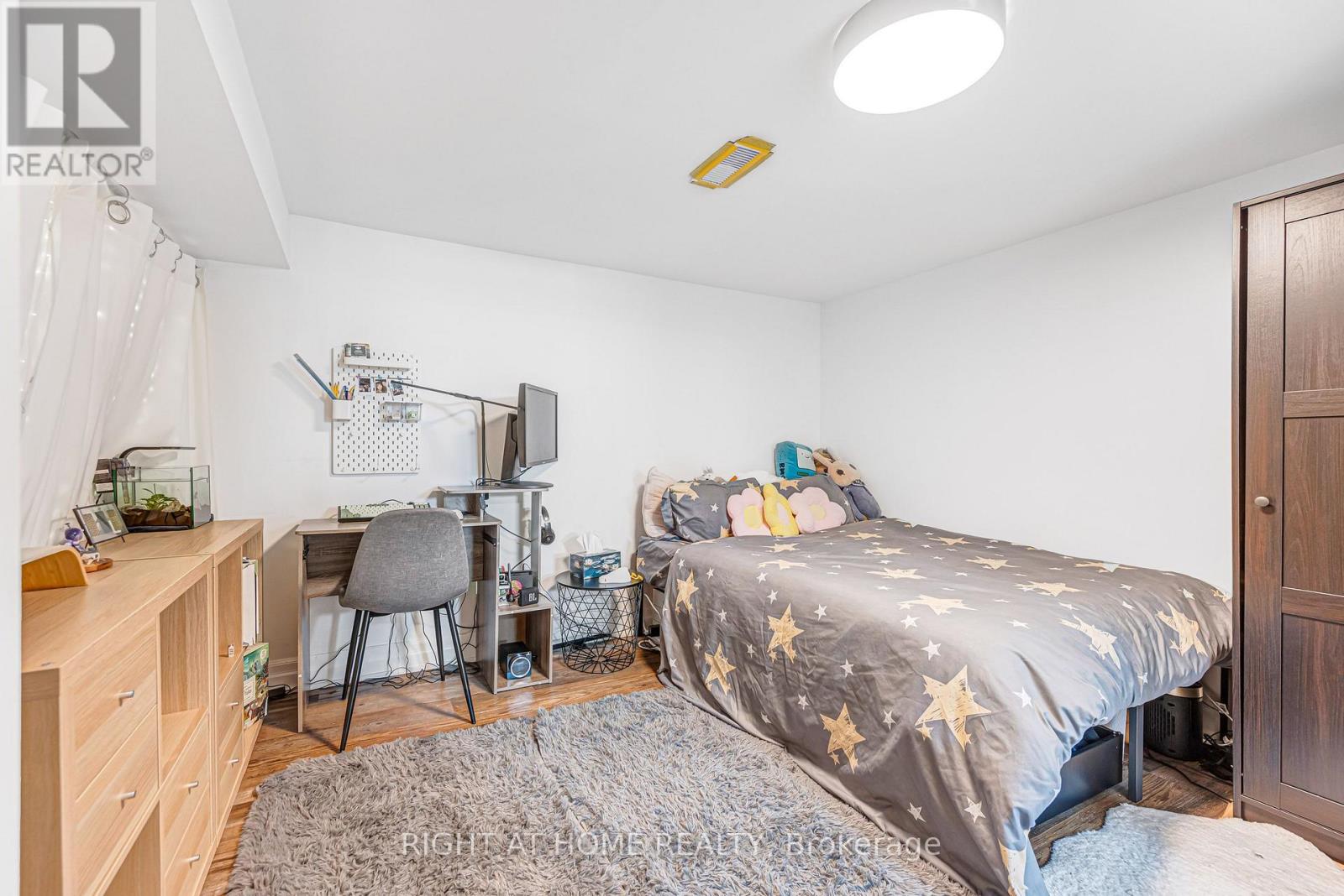 121 HEARST CIRCLE - 32