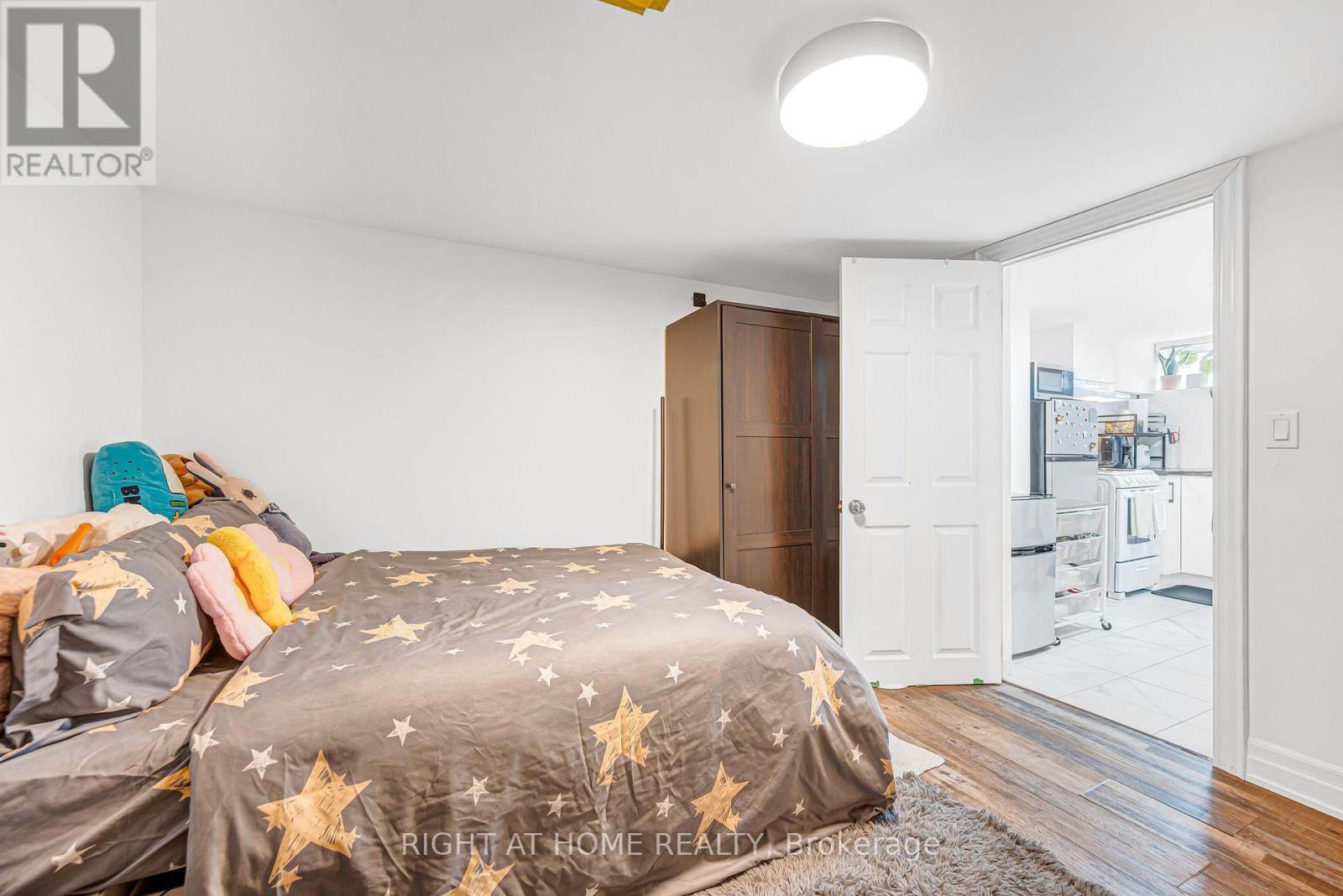 121 HEARST CIRCLE - 34