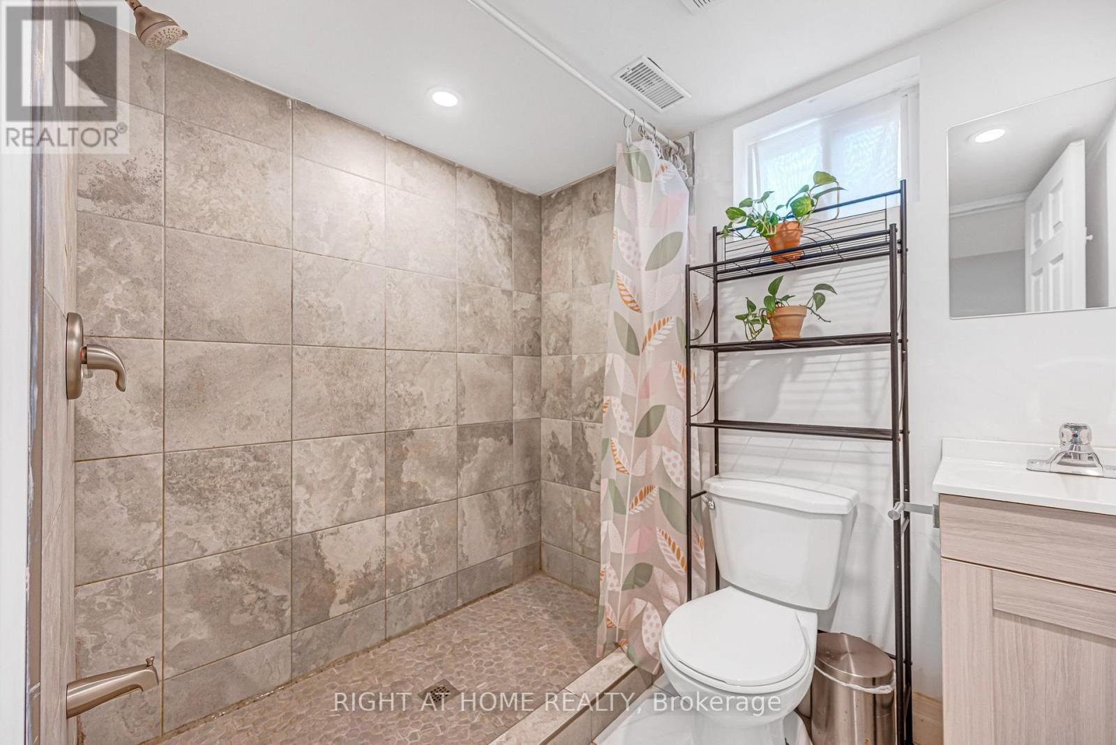 121 HEARST CIRCLE - Image 38