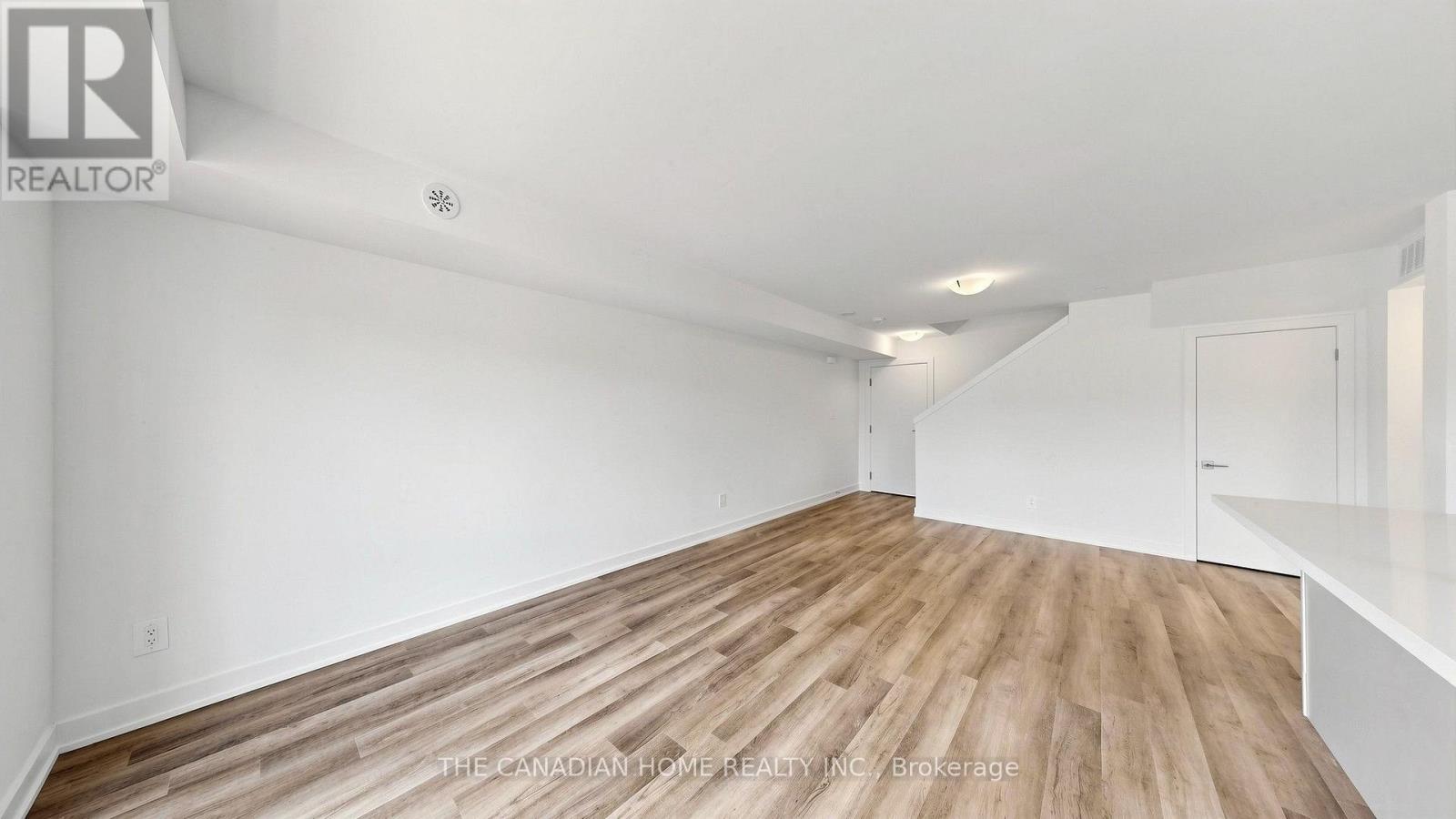 #18 35 ROMILLY AVENUE - 6