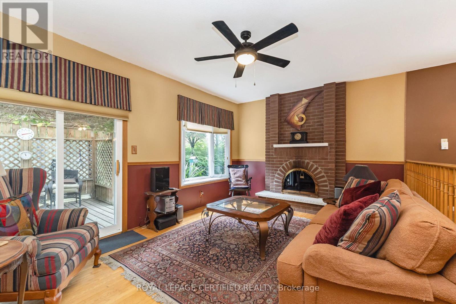 14 BROOMFIELD COURT - 12