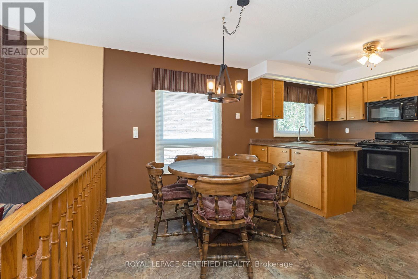 14 BROOMFIELD COURT - 13