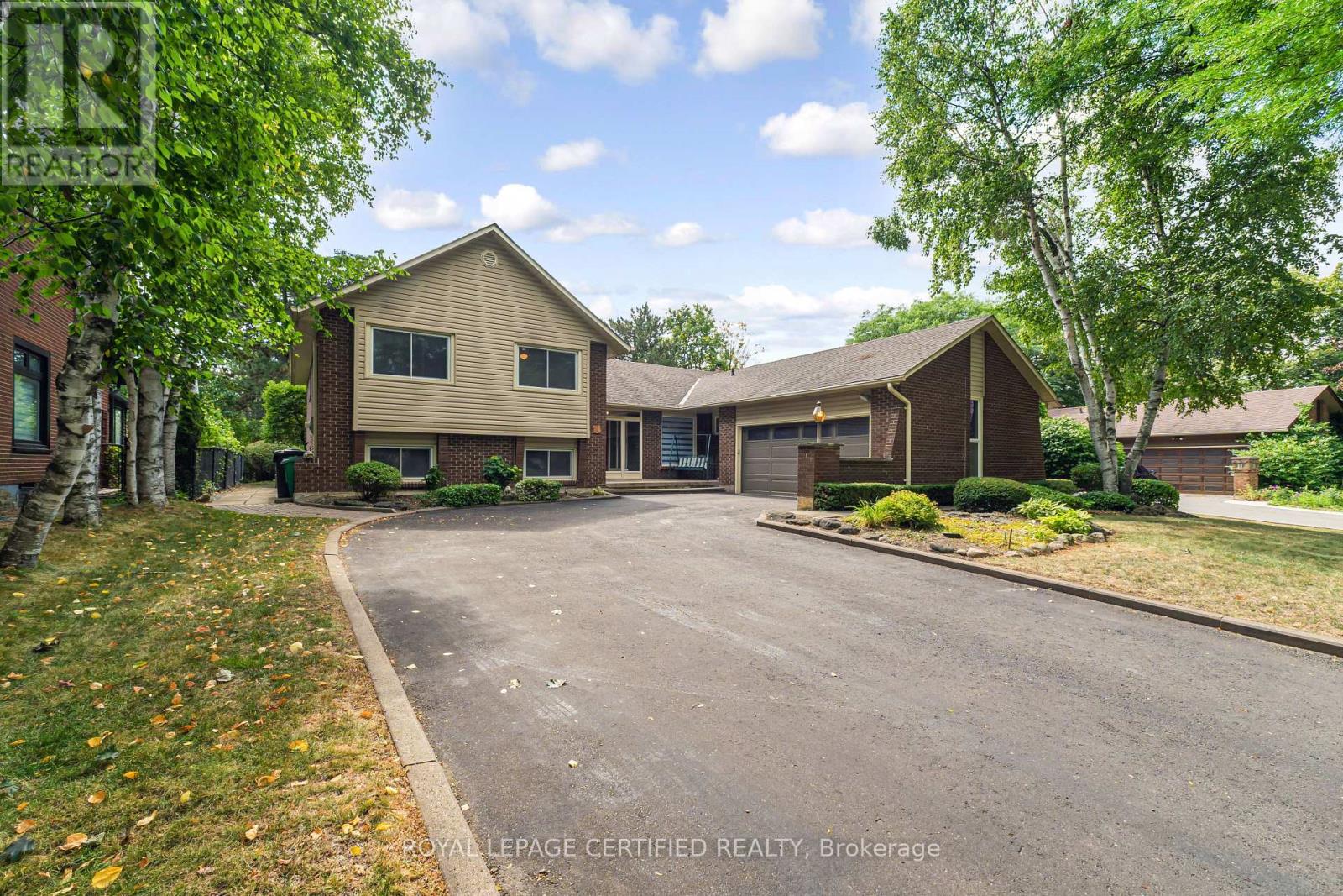 14 BROOMFIELD COURT - 2