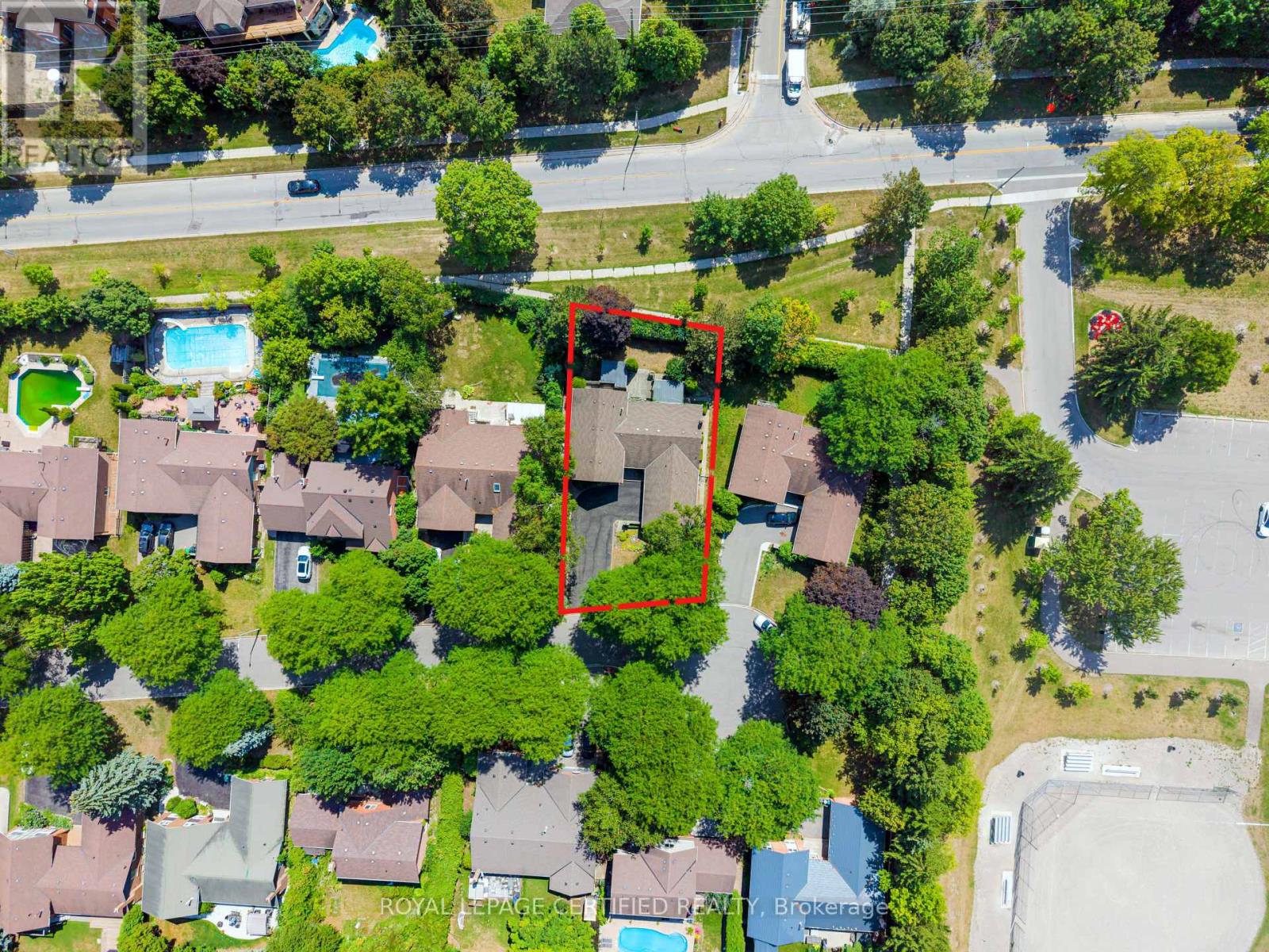 14 BROOMFIELD COURT - 31