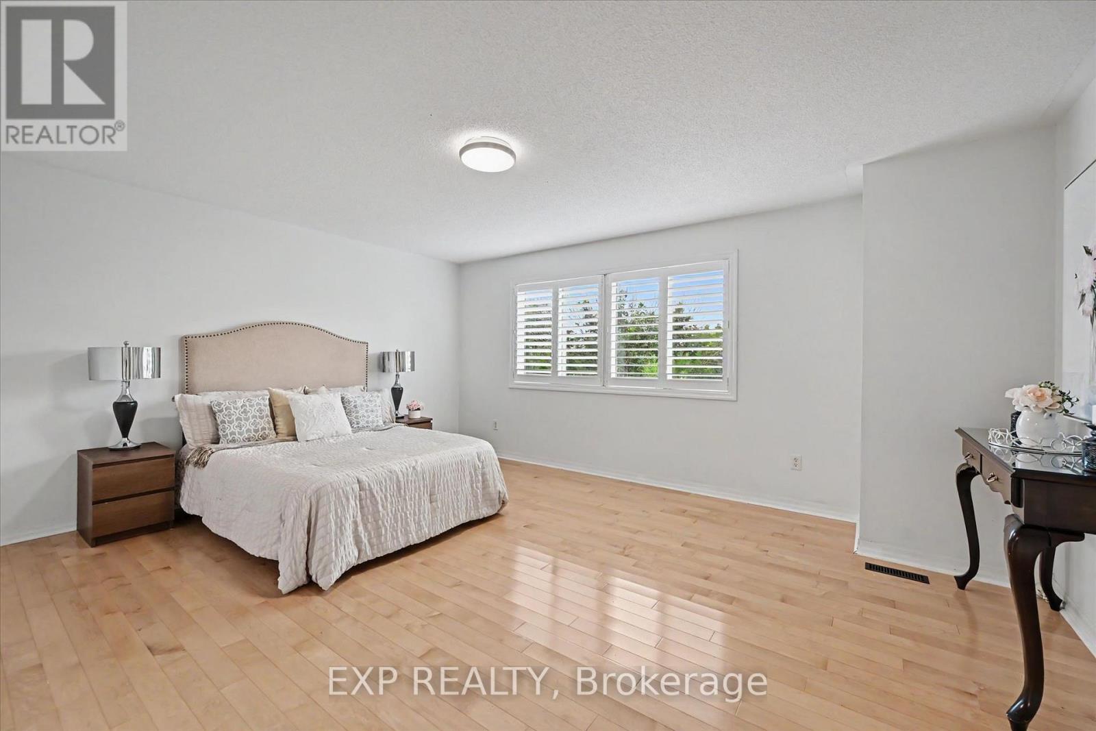 2376 OAKHAVEN DRIVE - 23