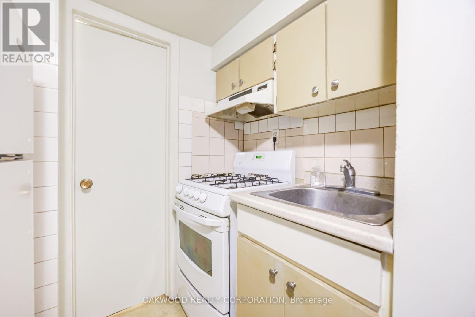 2449 ST CLAIR AVENUE W - 10