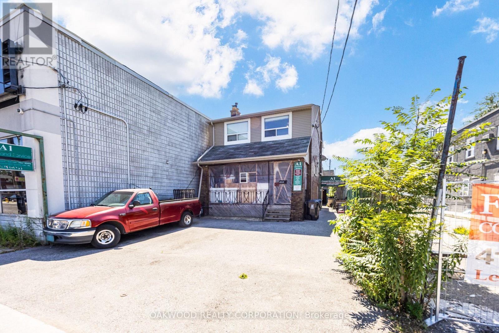 2449 ST CLAIR AVENUE W - 3