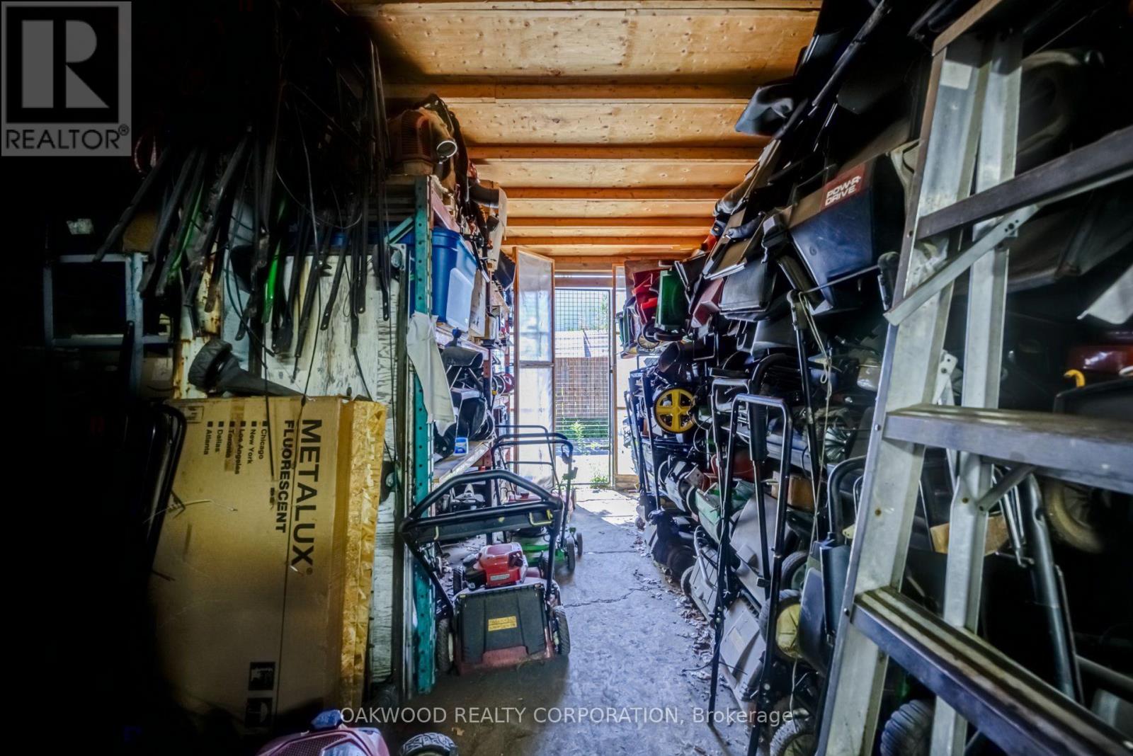 2449 ST CLAIR AVENUE W - 43