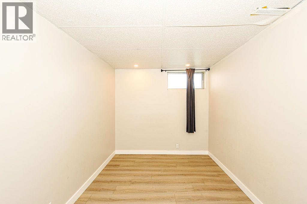 3 Montcalm Avenue - 33