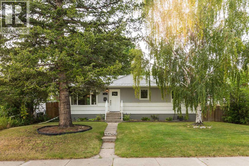 1124 28A Street S - 1