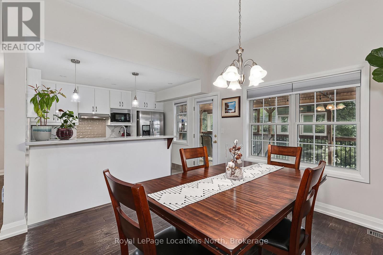 18 RIVER RUN - Image 10