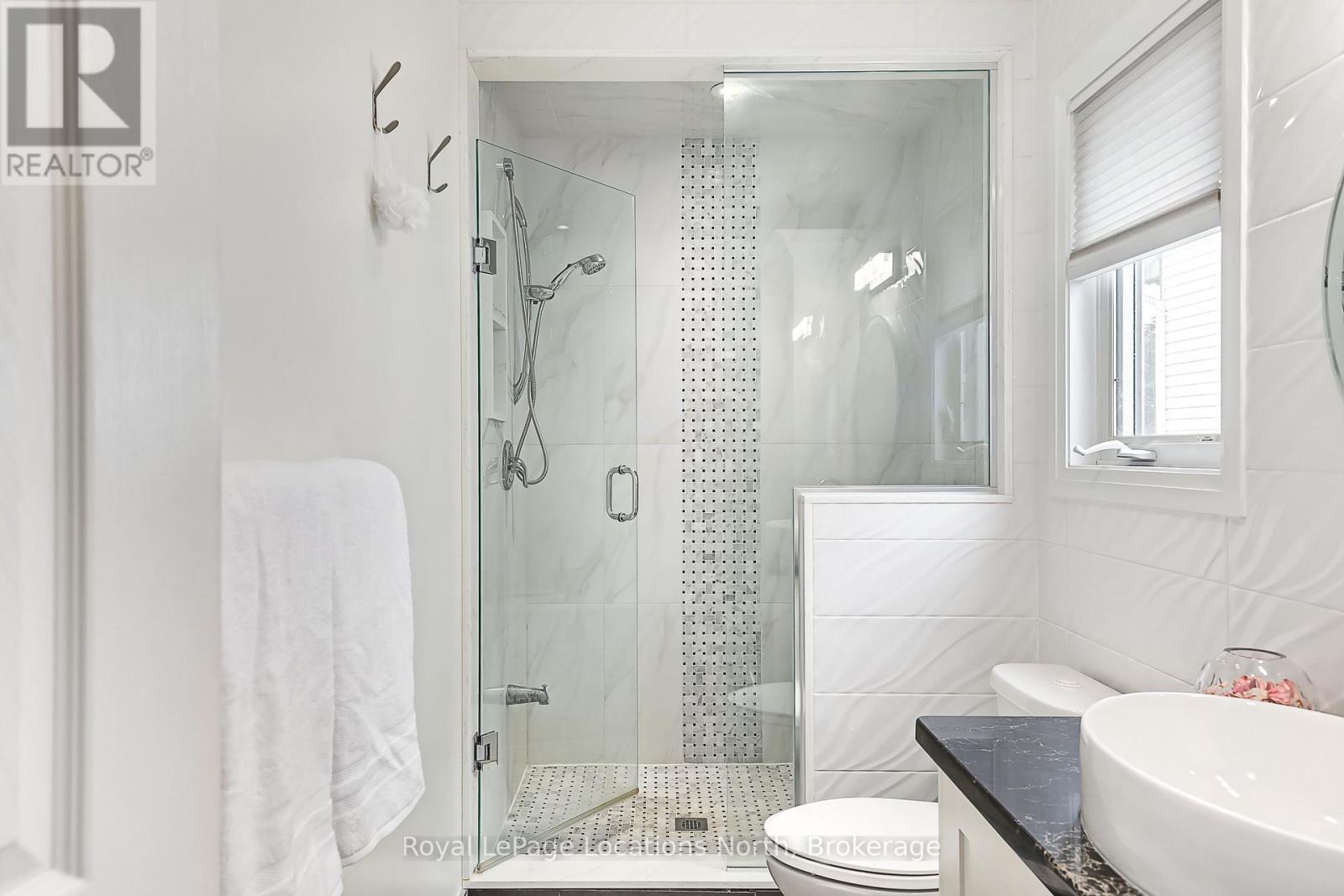 18 RIVER RUN - Image 16