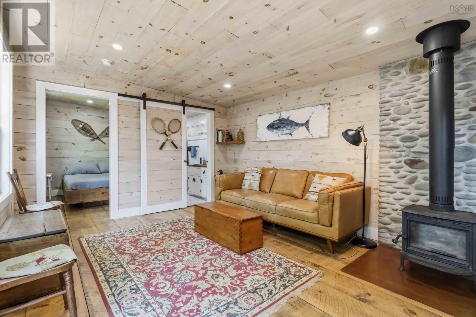 2279 Medway River Road - 12