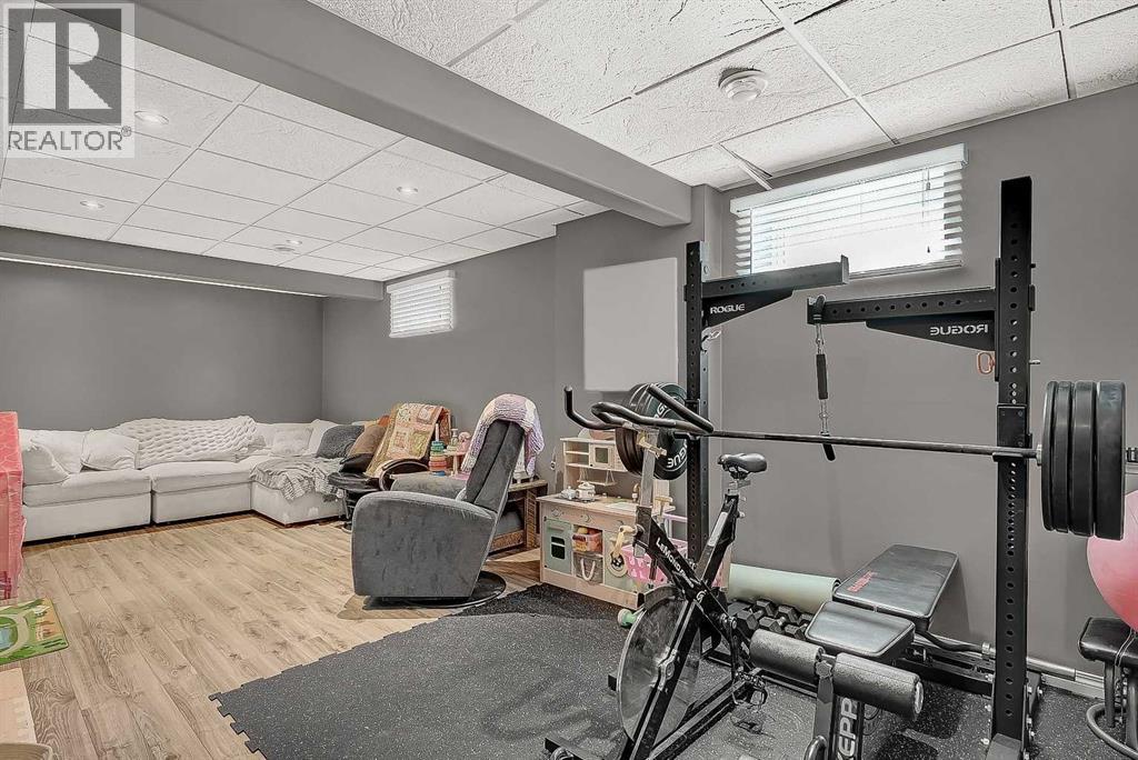 7102 90 Street - Image 16