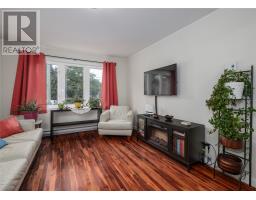 47 Airport Heights Drive thumbnail 15