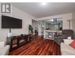 47 Airport Heights Drive thumbnail 16