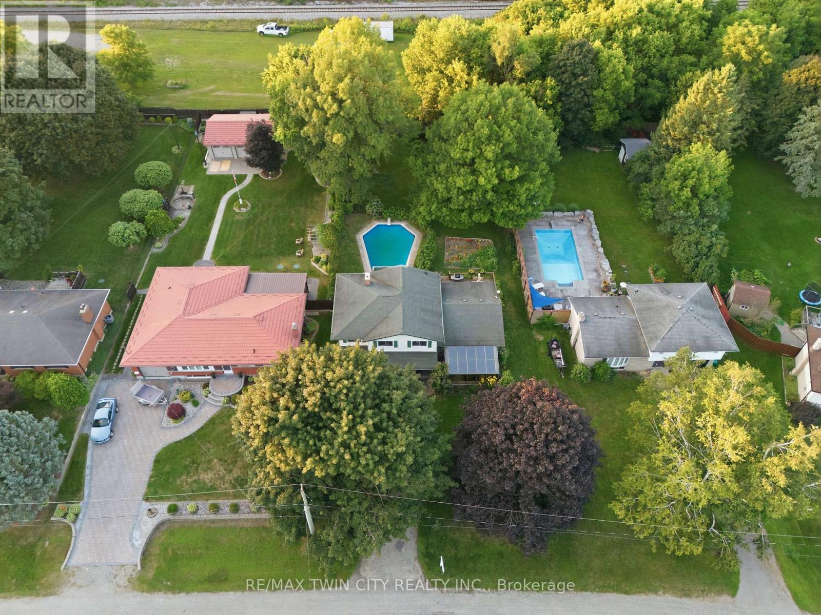 25 ALICE CRESCENT - Image 40