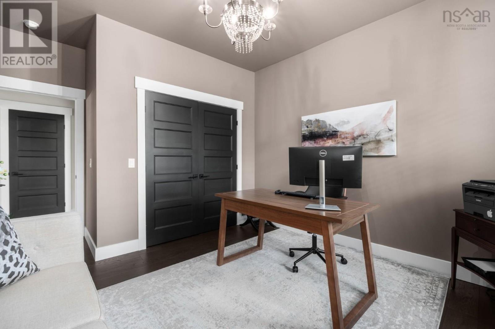 Property 26 of 49 of 33 Rockcliffe Drive