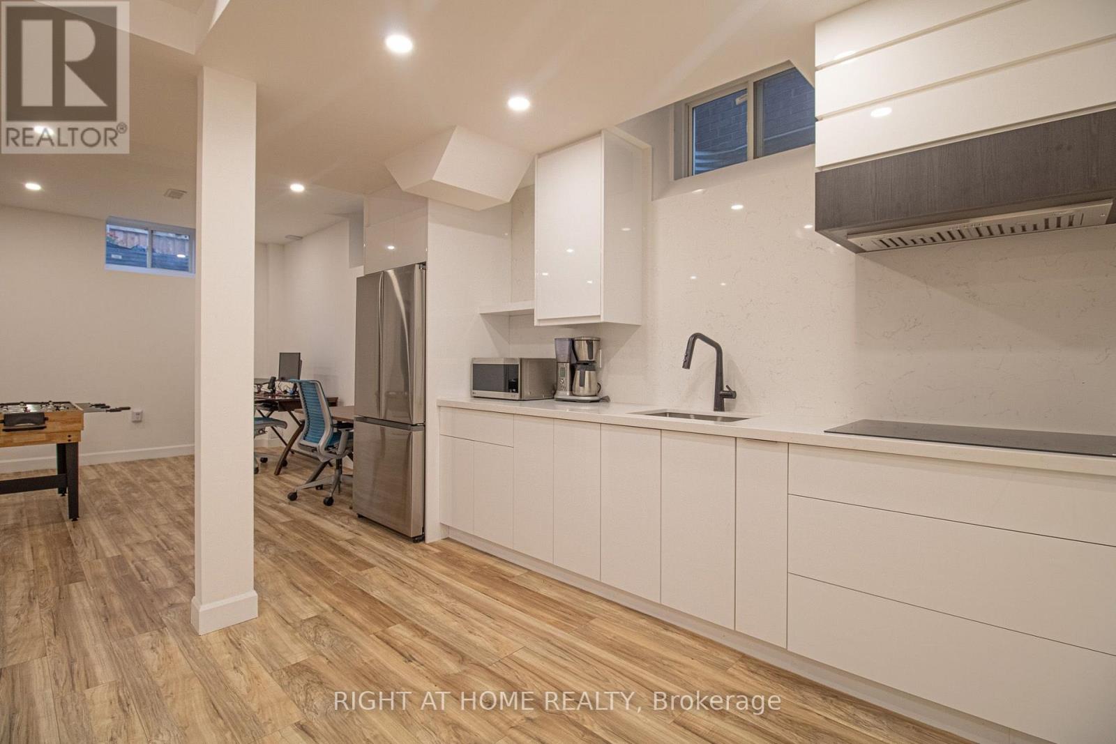 43 LONGWORTH AVENUE - 24
