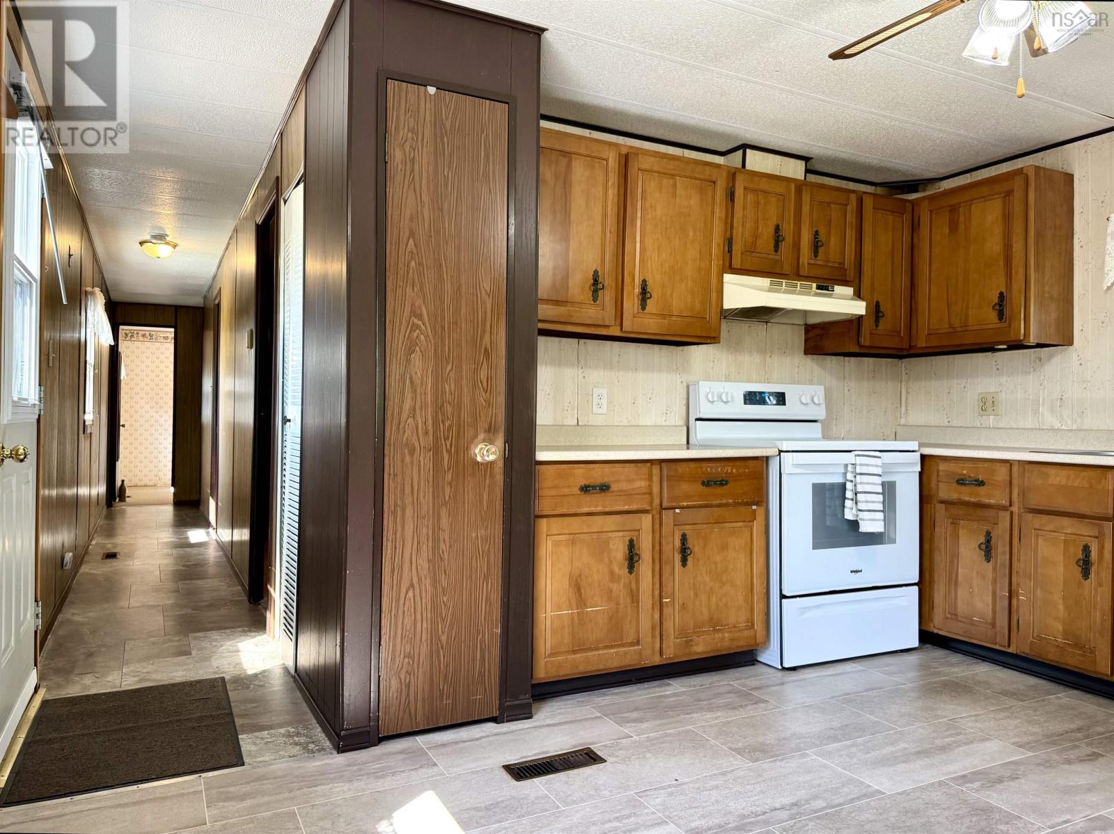 Property 12 of 36 of 1357 Highway 204
