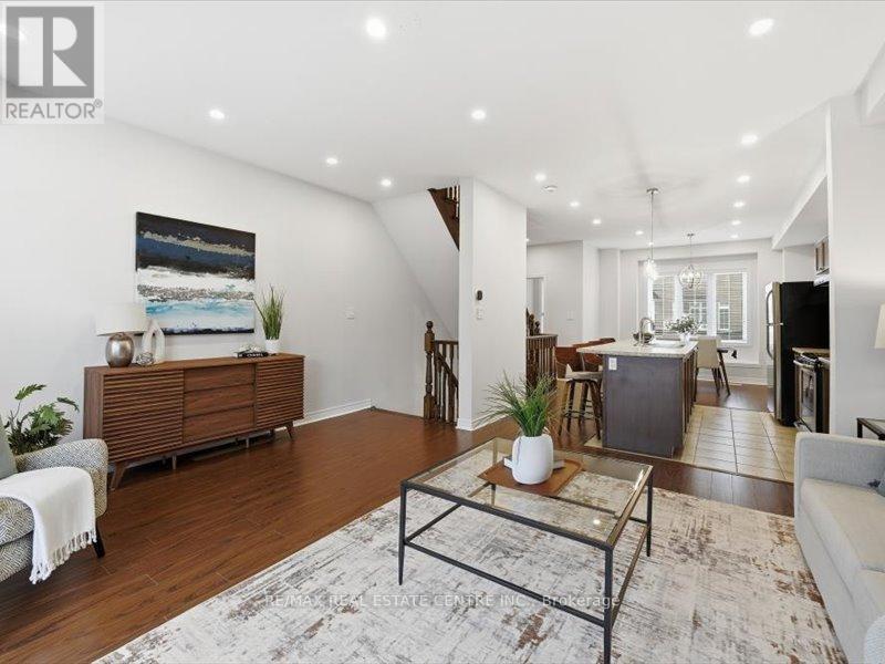#9 122 DUNDAS STREET E - 11