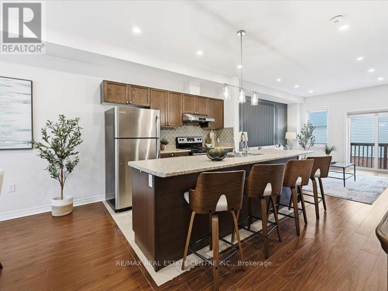 #9 122 DUNDAS STREET E - 18