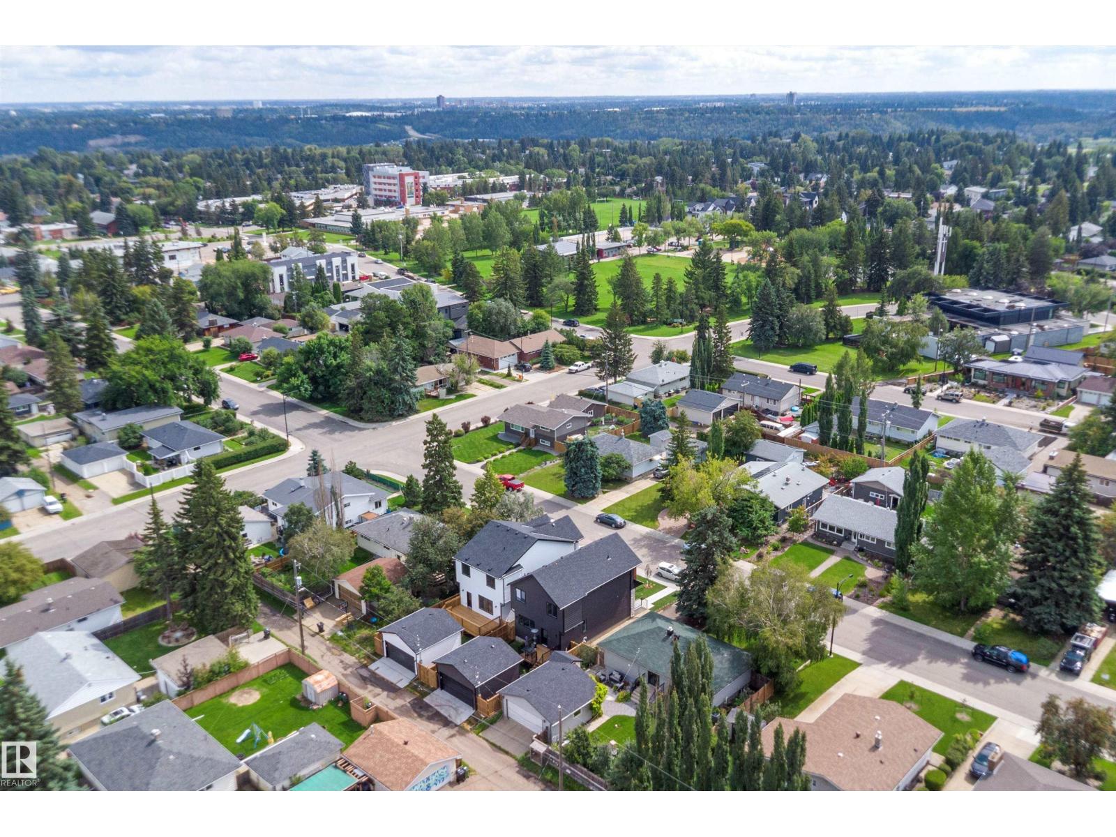 14512 86 AV NW - 50