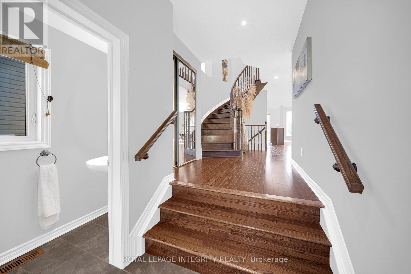 132 SILVERMOON CRESCENT - 5