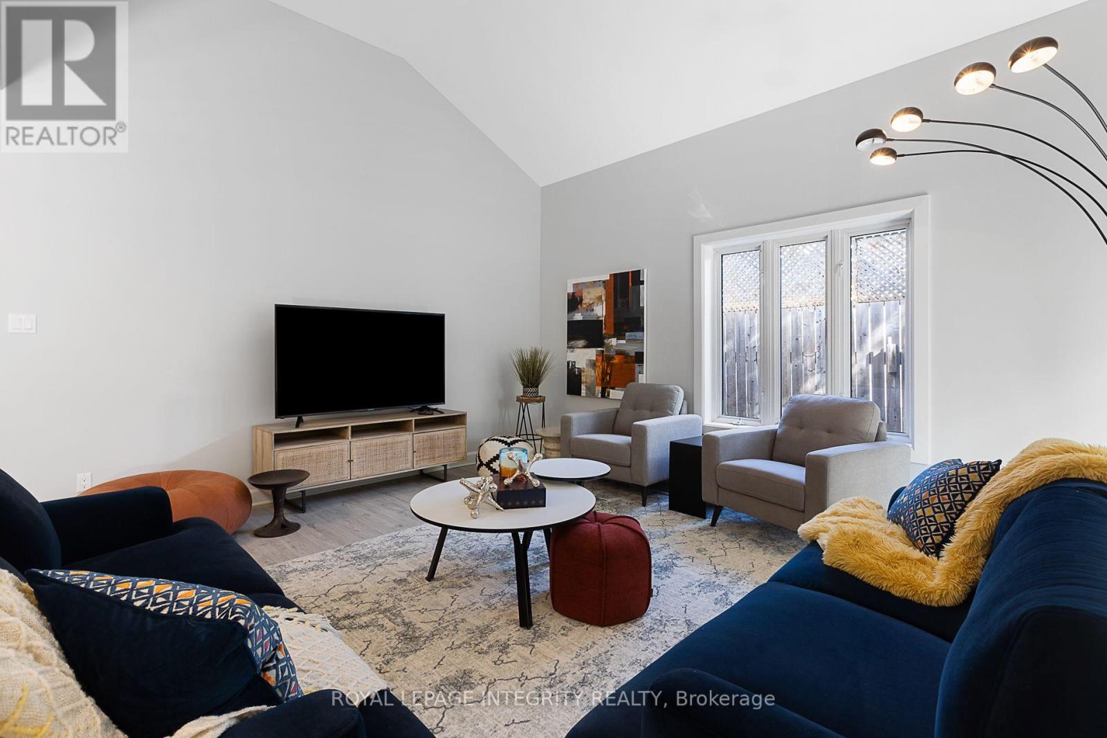 240 BLACKBURN AVENUE - 10