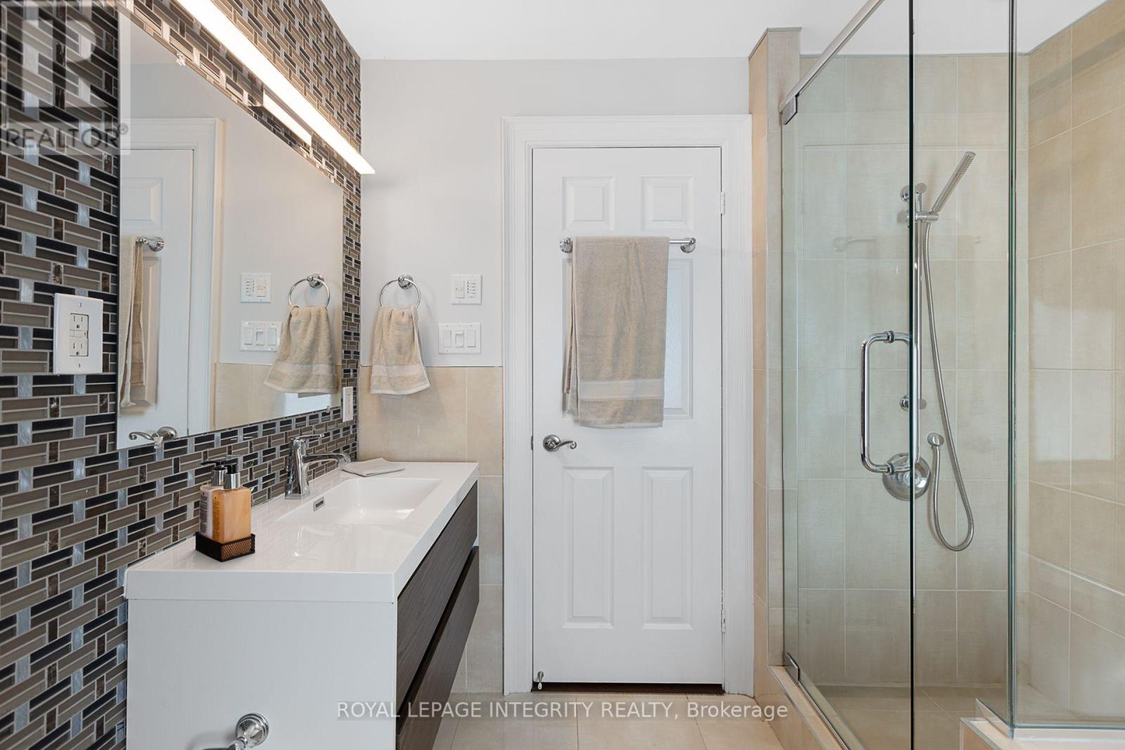 240 BLACKBURN AVENUE - Image 36