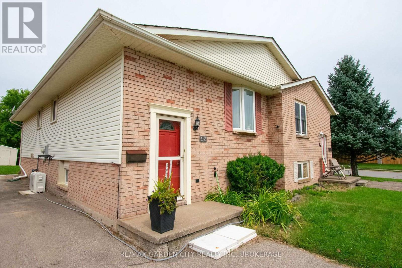 93 NORTHWOOD DRIVE - 2
