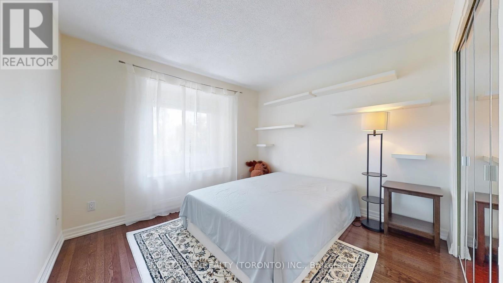 15 BOND CRESCENT - 23