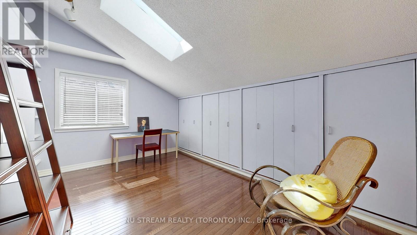 15 BOND CRESCENT - 31