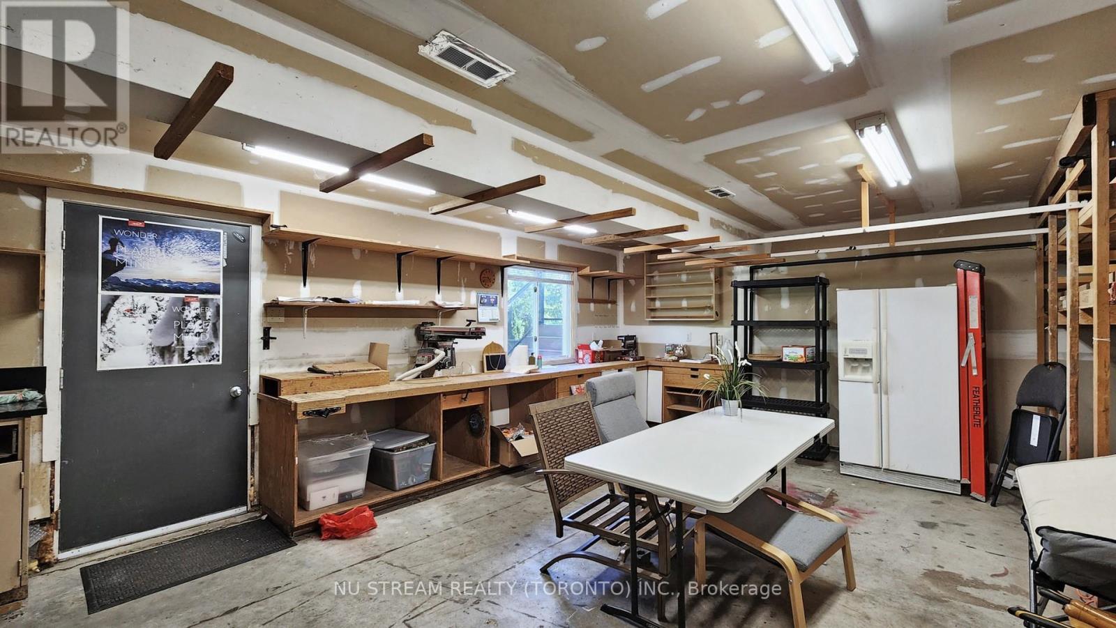 15 BOND CRESCENT - 35