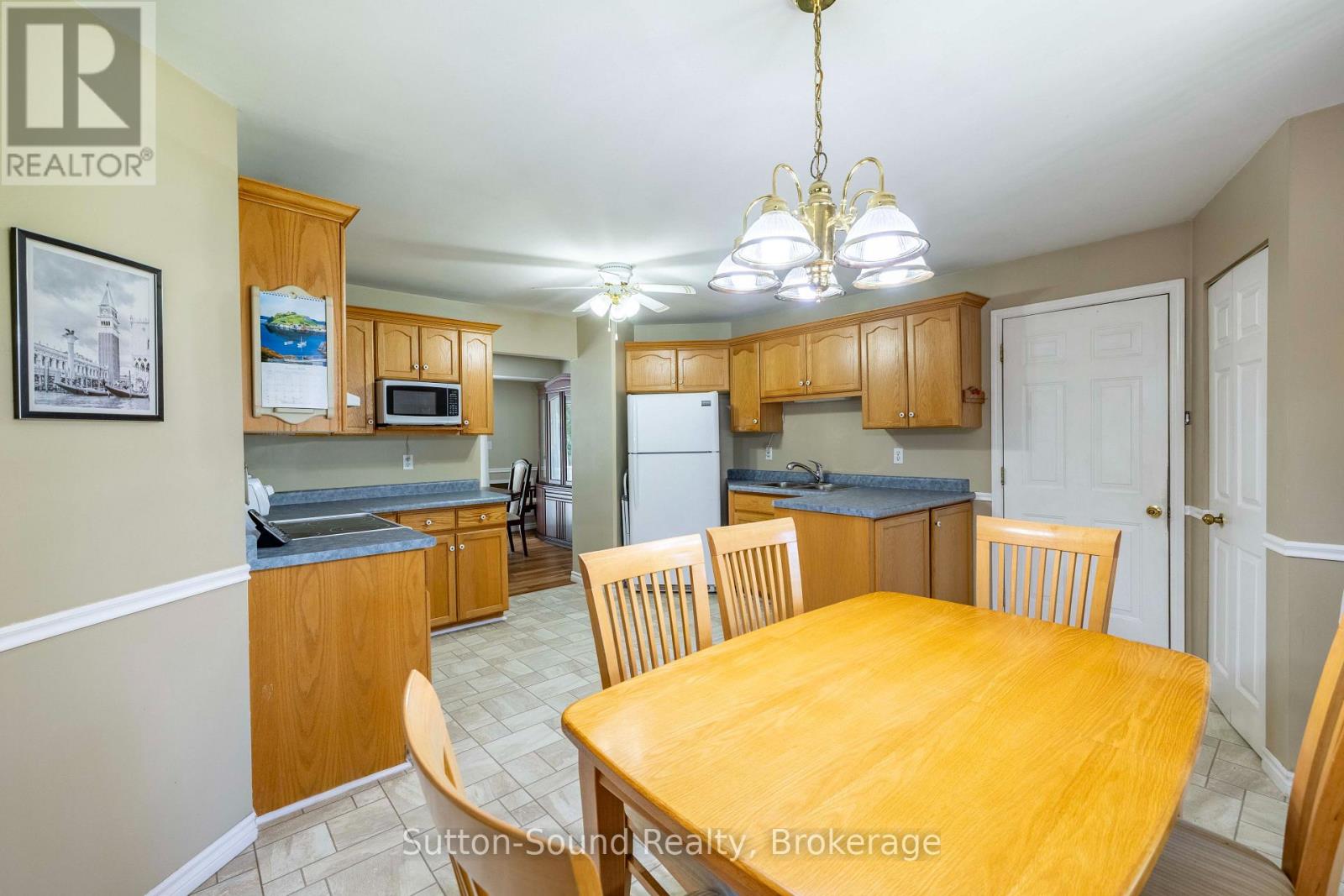 14 SHAMROCK BOULEVARD - 12