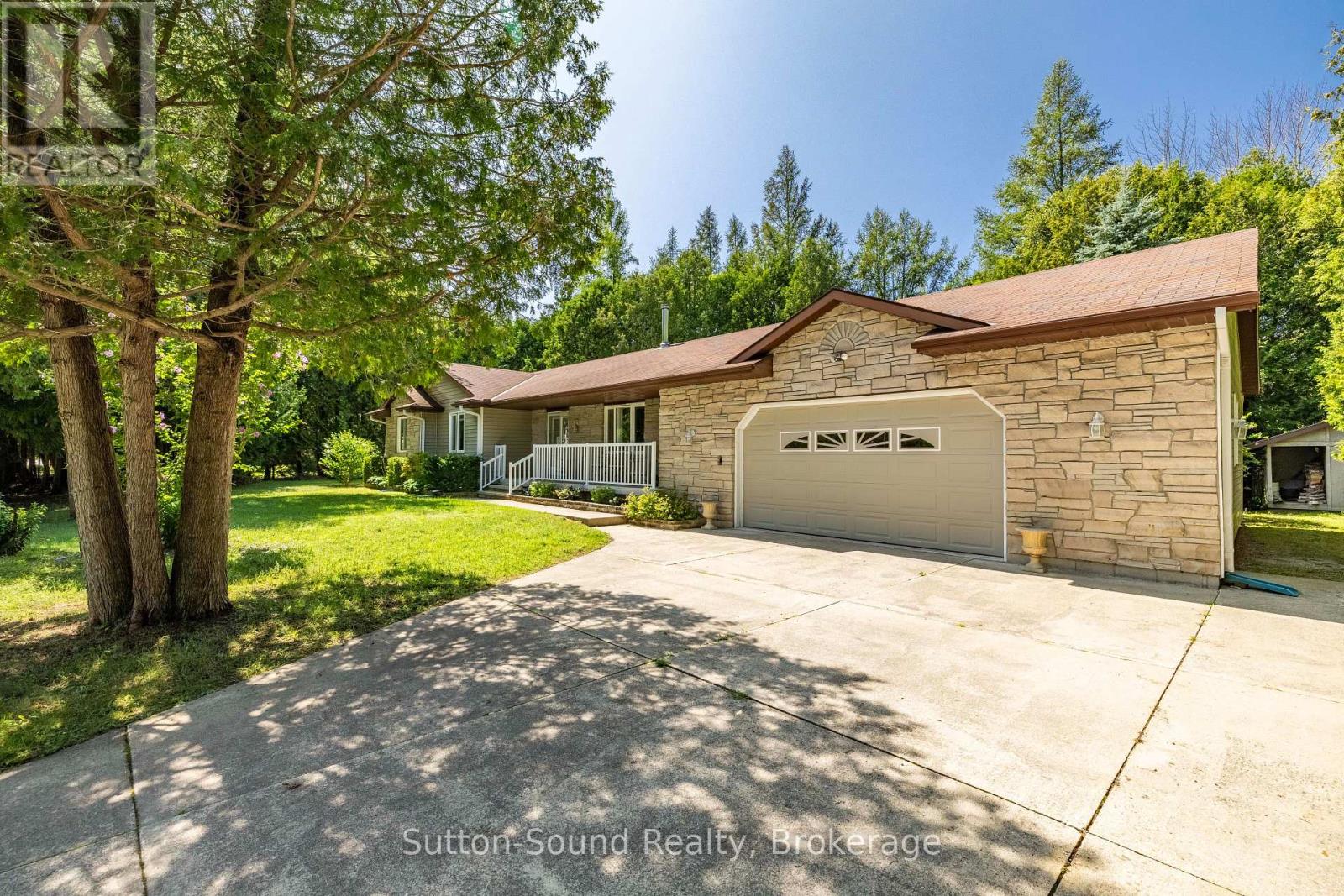 14 SHAMROCK BOULEVARD - 2