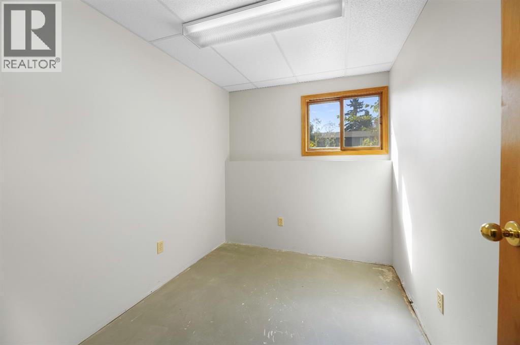4816 44 Street - Image 26